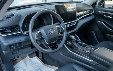 Toyota Highlander, 2026 год, 4 990 000 рублей, 13 фотография