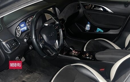 Infiniti QX30, 2016 год, 2 270 000 рублей, 7 фотография