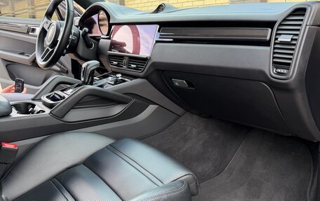 Porsche Cayenne III, 2022 год, 18 800 000 рублей, 4 фотография
