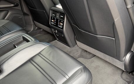 Porsche Cayenne III, 2022 год, 18 800 000 рублей, 8 фотография