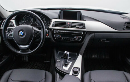 BMW 3 серия, 2017 год, 2 378 000 рублей, 13 фотография