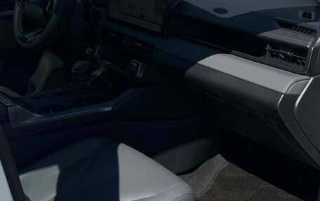 Toyota RAV4, 2025 год, 4 499 000 рублей, 22 фотография