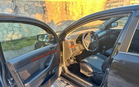 Toyota Avensis III рестайлинг, 2005 год, 540 000 рублей, 5 фотография