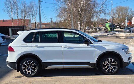 Volkswagen Tiguan II, 2019 год, 2 650 000 рублей, 3 фотография
