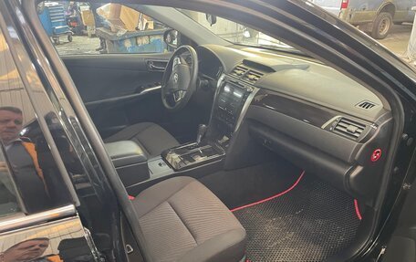 Toyota Camry, 2015 год, 1 870 000 рублей, 14 фотография