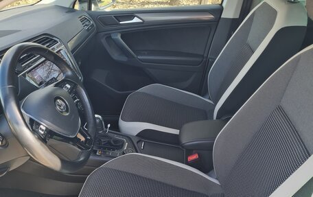 Volkswagen Tiguan II, 2019 год, 2 650 000 рублей, 10 фотография