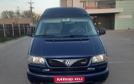 Volkswagen Caravelle T4, 2000 год, 1 500 000 рублей, 3 фотография