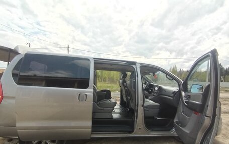 Hyundai Grand Starex Grand Starex I рестайлинг 2, 2016 год, 2 150 000 рублей, 10 фотография