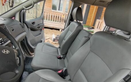 Hyundai Grand Starex Grand Starex I рестайлинг 2, 2016 год, 2 150 000 рублей, 13 фотография