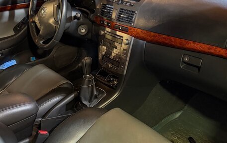 Toyota Avensis III рестайлинг, 2005 год, 850 000 рублей, 5 фотография