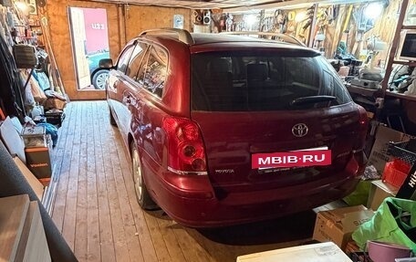 Toyota Avensis III рестайлинг, 2005 год, 850 000 рублей, 3 фотография