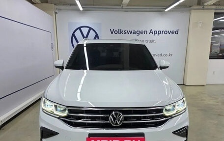 Volkswagen Tiguan II, 2022 год, 3 230 177 рублей, 2 фотография