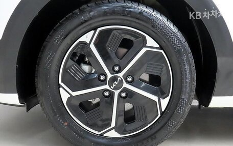 KIA Niro, 2022 год, 1 930 000 рублей, 6 фотография