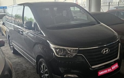 Hyundai H-1 II рестайлинг, 2021 год, 2 650 000 рублей, 1 фотография