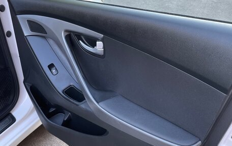 Hyundai Elantra V, 2013 год, 940 000 рублей, 13 фотография