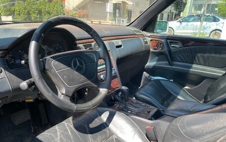 Mercedes-Benz E-Класс, 1996 год, 430 000 рублей, 5 фотография