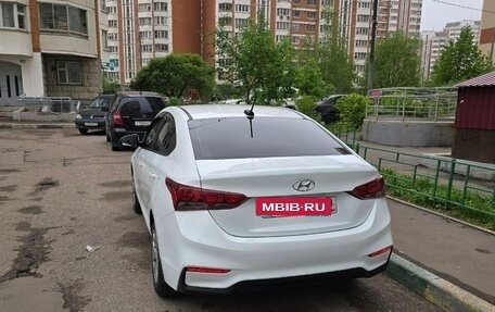 Hyundai Solaris II рестайлинг, 2019 год, 580 000 рублей, 4 фотография