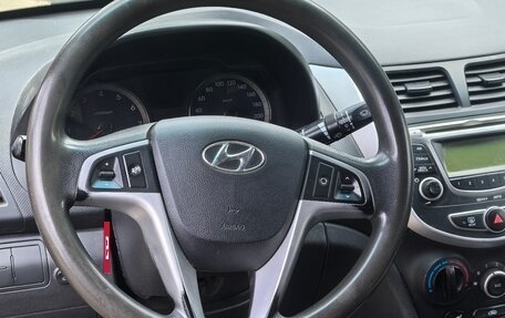Hyundai Solaris II рестайлинг, 2013 год, 820 000 рублей, 10 фотография