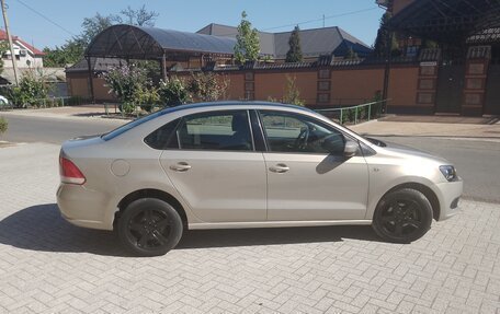Volkswagen Polo VI (EU Market), 2011 год, 750 000 рублей, 3 фотография