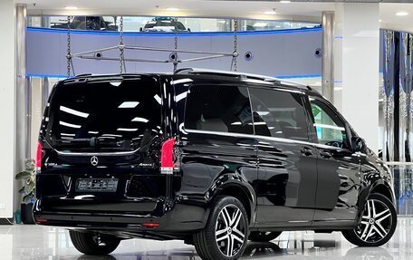 Mercedes-Benz V-Класс, 2026 год, 13 700 000 рублей, 10 фотография