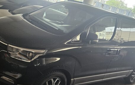 Hyundai H-1 II рестайлинг, 2021 год, 2 650 000 рублей, 4 фотография