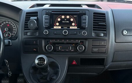 Volkswagen Caravelle T5, 2010 год, 1 980 000 рублей, 8 фотография
