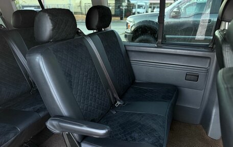 Volkswagen Caravelle T5, 2010 год, 1 980 000 рублей, 12 фотография