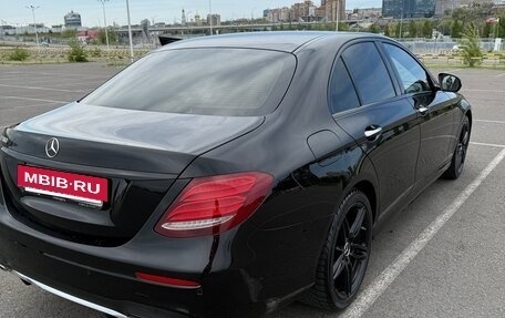 Mercedes-Benz E-Класс, 2016 год, 3 600 000 рублей, 29 фотография