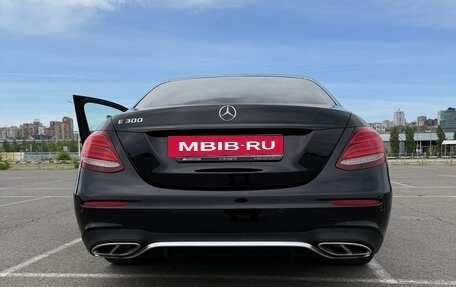 Mercedes-Benz E-Класс, 2016 год, 3 600 000 рублей, 30 фотография
