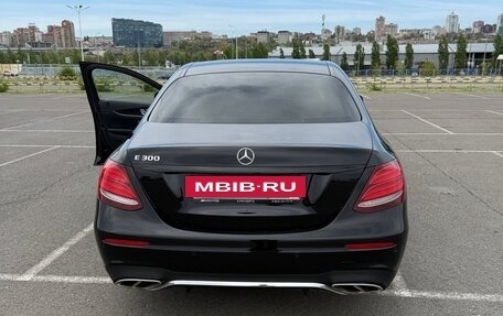 Mercedes-Benz E-Класс, 2016 год, 3 600 000 рублей, 28 фотография