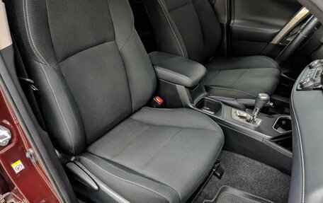 Toyota RAV4, 2018 год, 2 590 000 рублей, 22 фотография