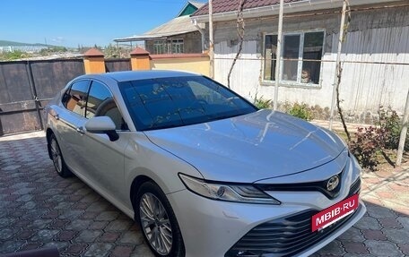 Toyota Camry, 2020 год, 3 350 000 рублей, 5 фотография