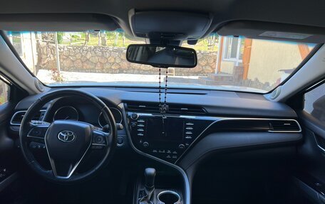 Toyota Camry, 2020 год, 3 350 000 рублей, 12 фотография