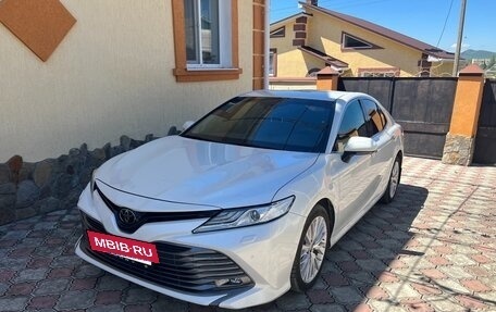 Toyota Camry, 2020 год, 3 350 000 рублей, 6 фотография