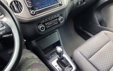 Volkswagen Tiguan I, 2010 год, 1 350 000 рублей, 22 фотография