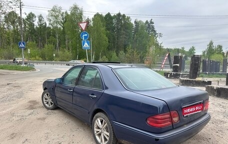 Mercedes-Benz E-Класс, 1997 год, 110 000 рублей, 1 фотография