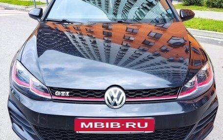 Volkswagen Golf GTI VII, 2018 год, 2 400 000 рублей, 2 фотография