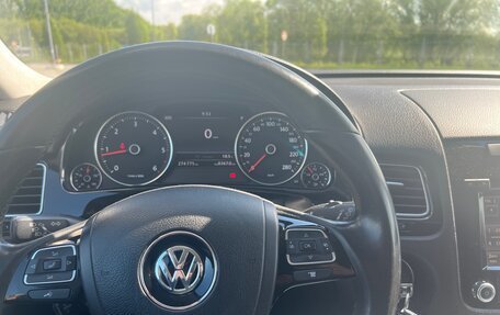 Volkswagen Touareg III, 2012 год, 1 860 000 рублей, 12 фотография