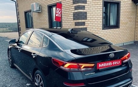 KIA Optima IV, 2019 год, 1 800 000 рублей, 2 фотография