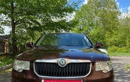 Skoda Superb III рестайлинг, 2012 год, 1 330 000 рублей, 2 фотография