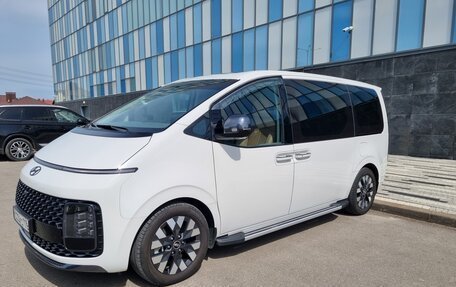 Hyundai Staria, 2024 год, 6 530 000 рублей, 3 фотография