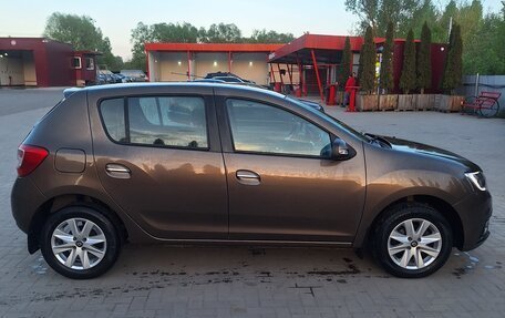 Renault Sandero II рестайлинг, 2018 год, 1 100 000 рублей, 2 фотография