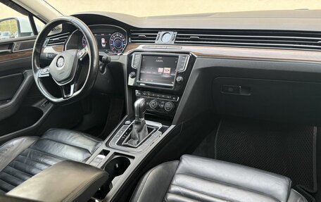 Volkswagen Passat B8 рестайлинг, 2015 год, 1 549 000 рублей, 10 фотография