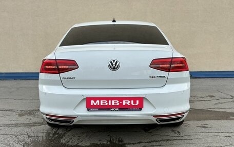 Volkswagen Passat B8 рестайлинг, 2015 год, 1 549 000 рублей, 5 фотография
