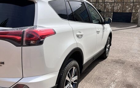 Toyota RAV4, 2015 год, 2 300 000 рублей, 5 фотография