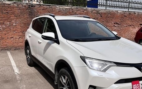 Toyota RAV4, 2015 год, 2 300 000 рублей, 4 фотография
