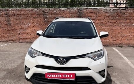 Toyota RAV4, 2015 год, 2 300 000 рублей, 3 фотография