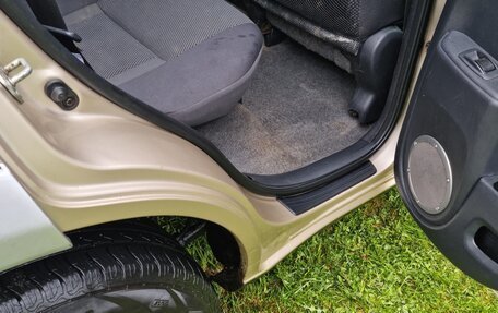 Toyota RAV4, 2004 год, 650 000 рублей, 9 фотография