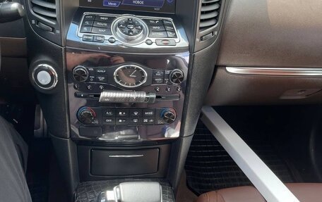 Infiniti FX II, 2010 год, 1 450 000 рублей, 19 фотография