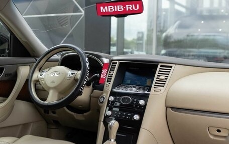 Infiniti FX II, 2011 год, 1 750 000 рублей, 10 фотография